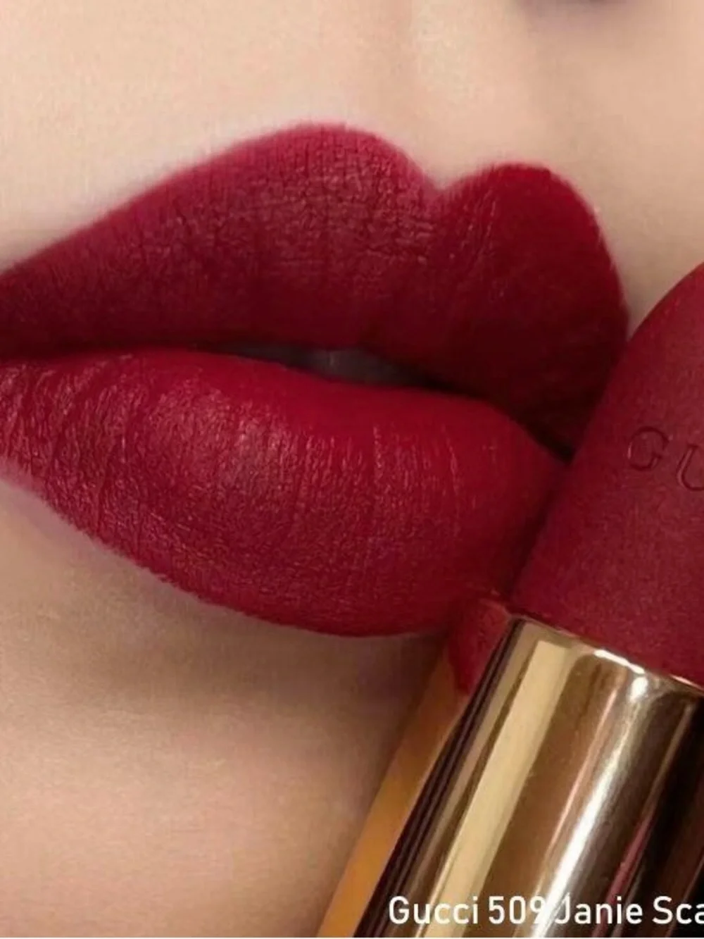 Gucci Rouge à Lèvres Mat Long-Lasting Matte Lipstick - 509 Janie Scarlet